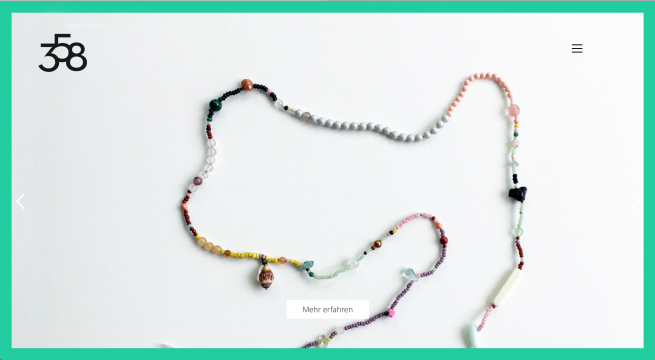 Startseite Dreifünfacht malas, Bild mit Logo und Mala